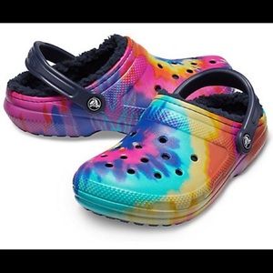 Classic tie-dye lined crocs